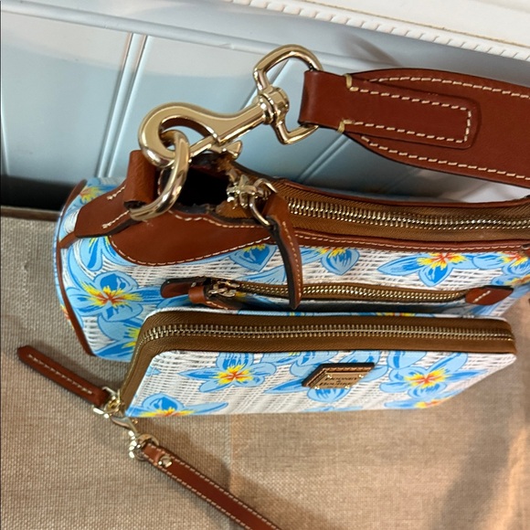 Dooney & Bourke plumeria Blue Floral Shoulder Bag and Wallet/wristlet MRSP $576 - Picture 5 of 14